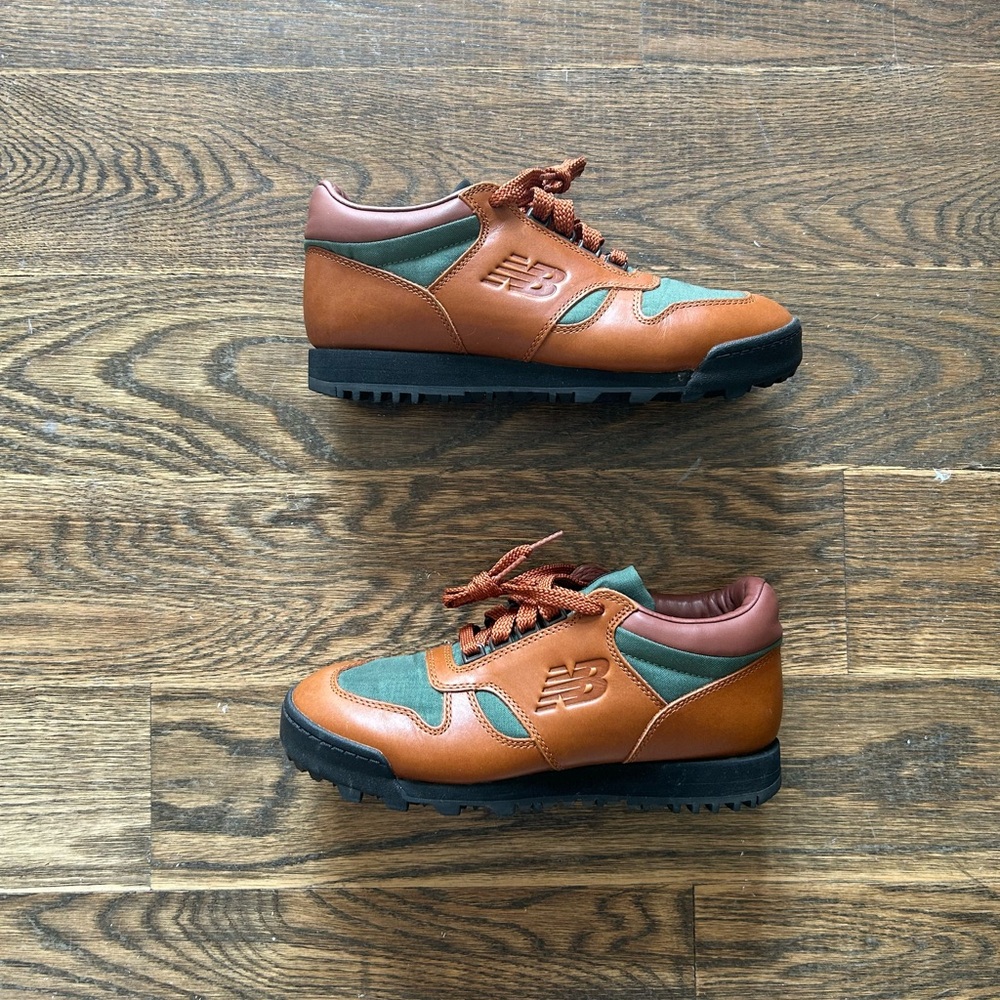 SOLD - NEW - New Balance Rainier Low “Glazed Ginger Nori” US M 9